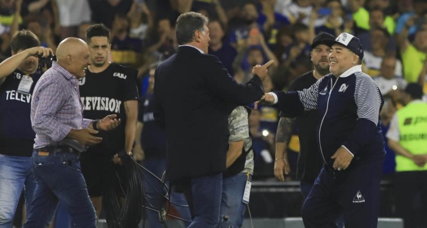 Maradona tuvo su emotivo homenaje