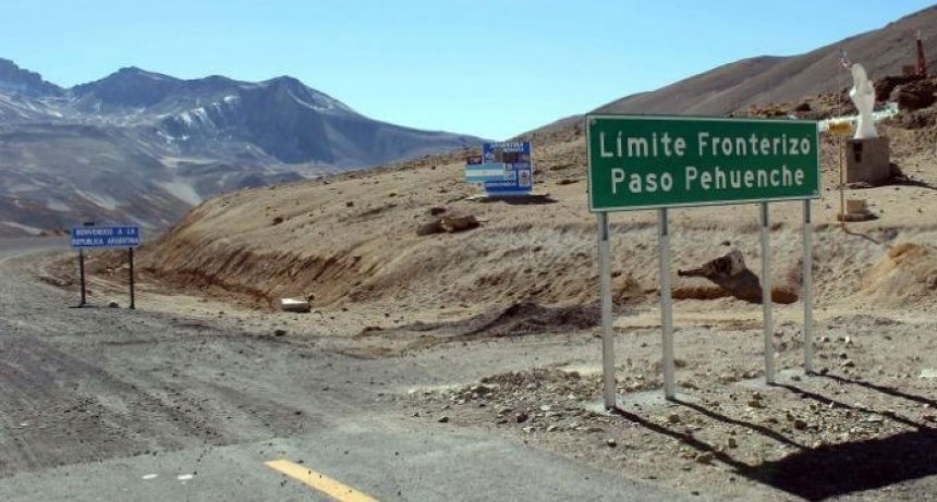El Gobierno evalúa cerrar todas las fronteras terrestres
