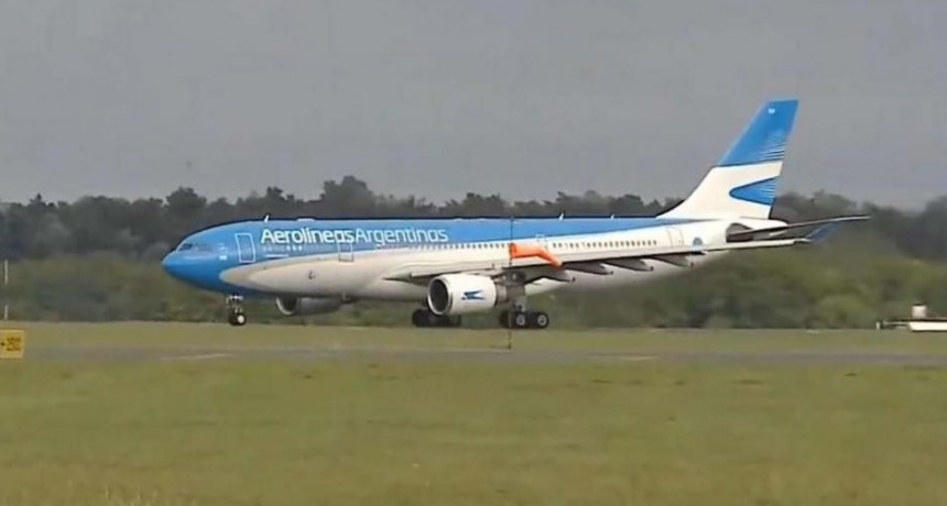 Aerolíneas Argentinas llega desde Miami con argentinos varados