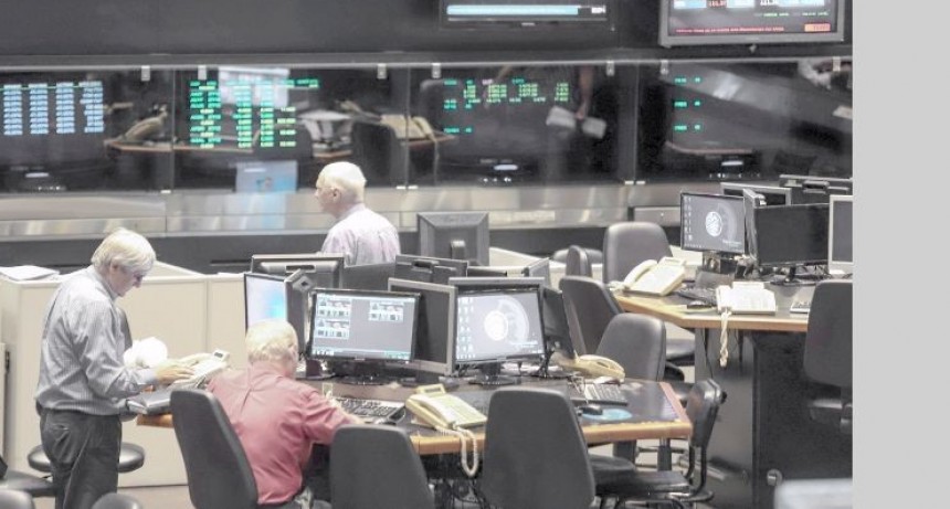 La Bolsa Porteña rebota un 7% y el Riesgo País bajo 3%