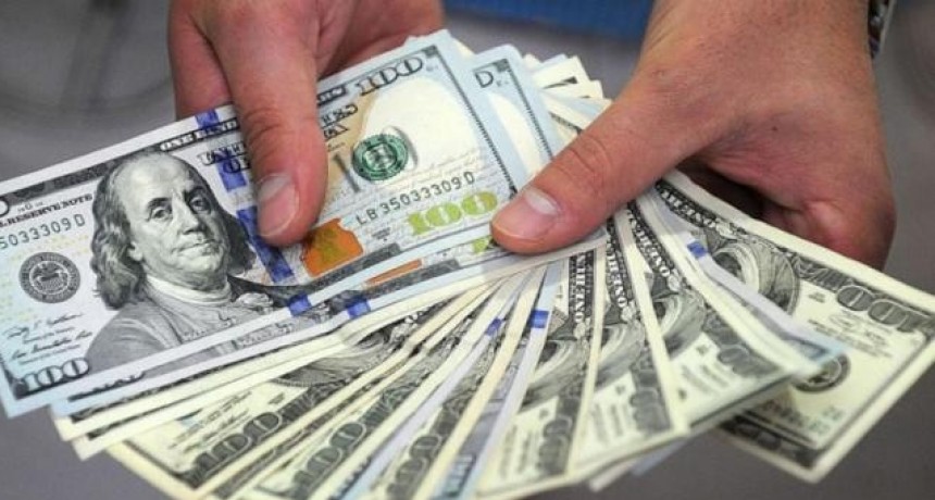 El dólar blue terminó este viernes estable a $85,50
