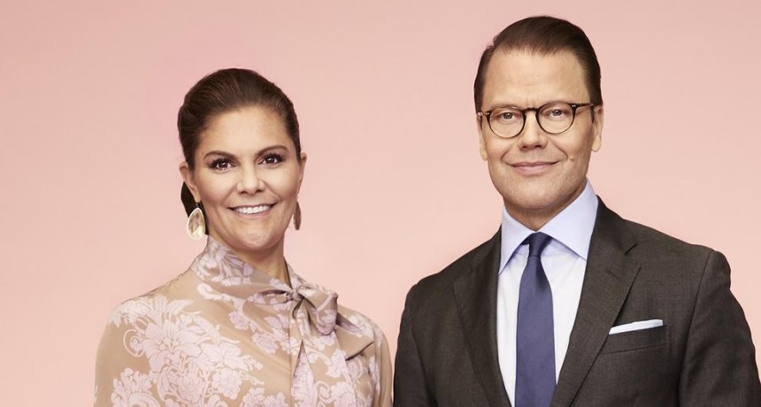 Victoria y Daniel de Suecia junto a sus hijos