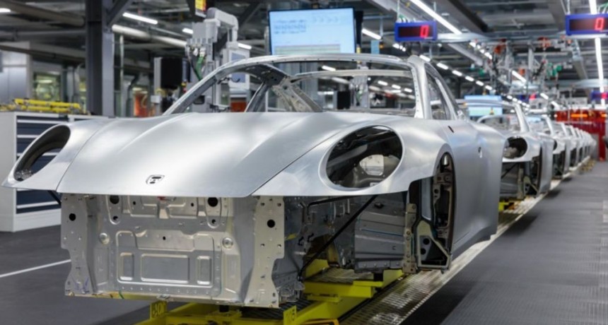 Porsche para la producción debido al coronavirus