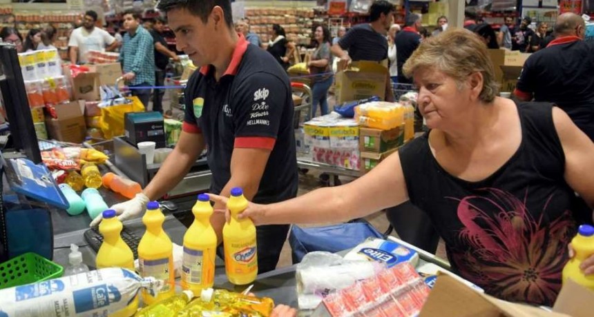 Empleados de supermercados recibirán un aporte solidario de 5.000 pesos