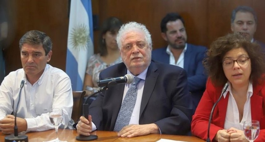 Ginés González García: El pico de coronavirus se va corriendo para mayo