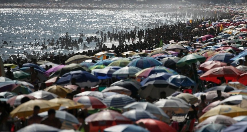 Brasil cierre total de sus playas para fenar contagios