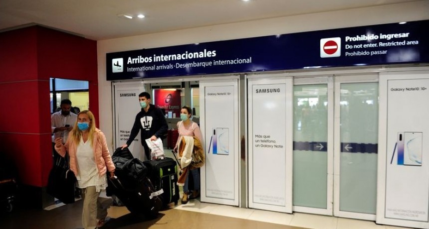 Argentina suspende vuelos que ingresan de países limítrofe
