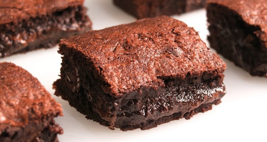Brownie sin azúcar en tres minutos