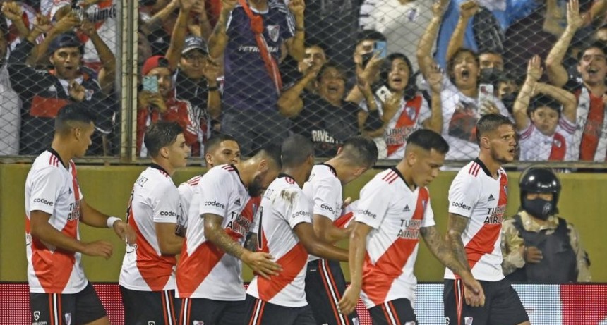 River mostrò todo su brillo y goleó a Laferrere 