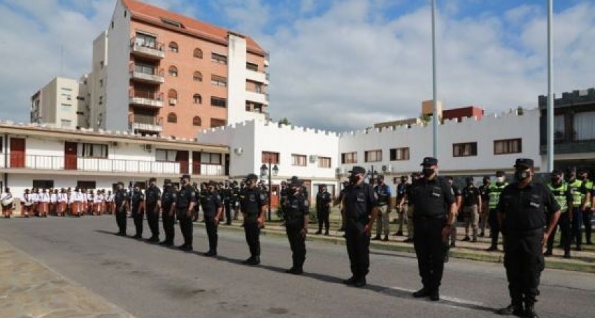 La Policía de Salta conmemoran los 197 años se su creación 