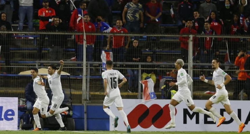 Uruguay ganó y dejó a la Roja sin chances mundialistas