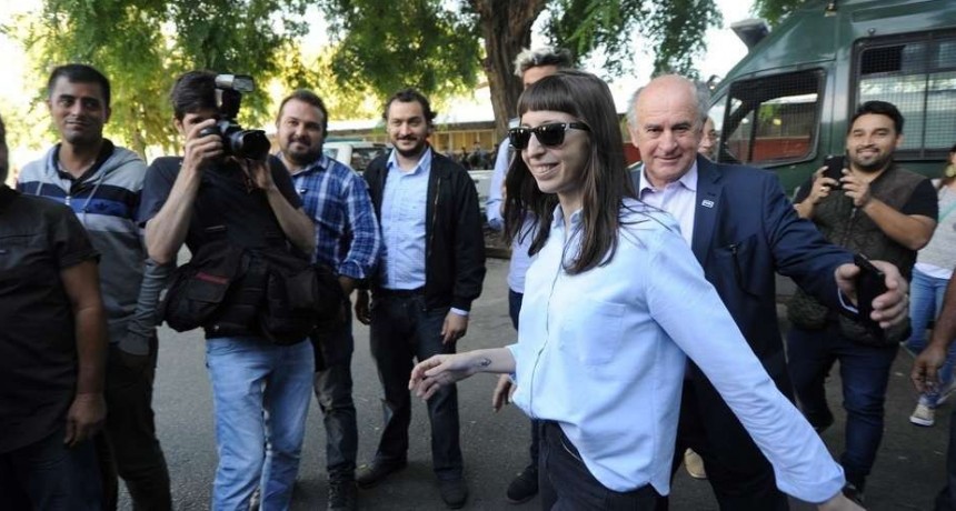 Un juez autoriza a Florencia Kirchner quedarse en Cuba