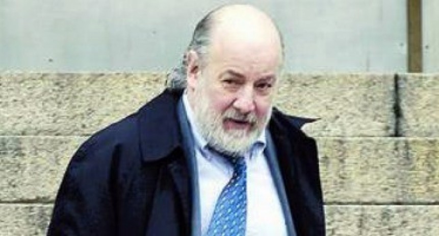  Liberan al ex funcionari K, Rafael Llorens 