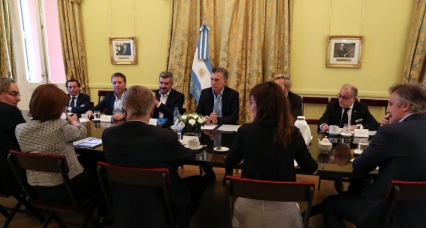 Macri  y ministros analizaron medidas para reactivar el consumo