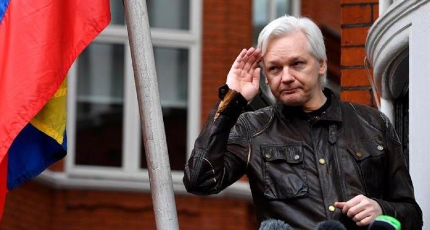 Detuvieron a Assange en Londres