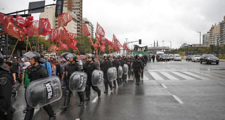 Cortes por protestas de organizaciones, docentes y taxistas