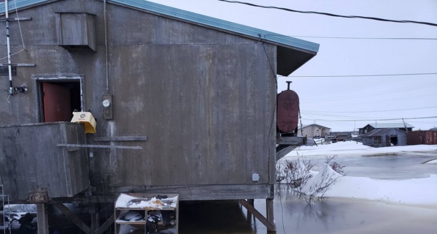 El hielo se resquebraja bajo los pies de Alaska