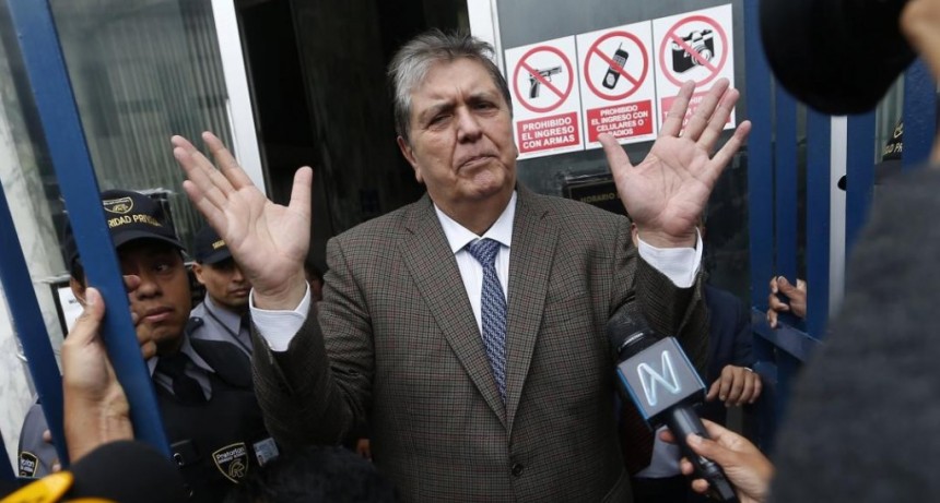 Alan García: Se pegó un tiro antes de ser detenido