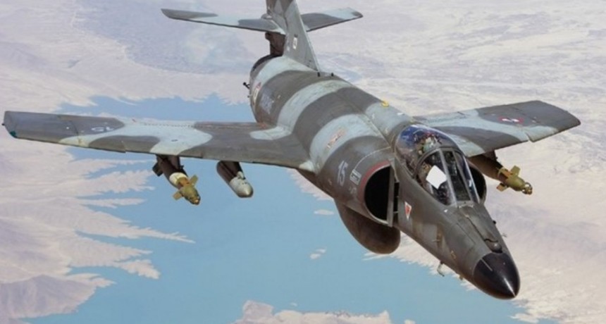 La Armada espera caza bombarderos comprados a Francia