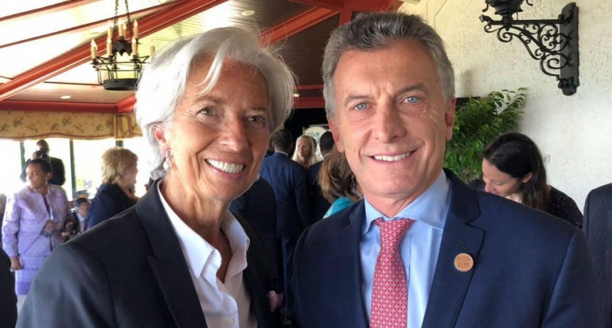 El Gobierno negocia con el FMI modificar acuerdo sobre el dolar 