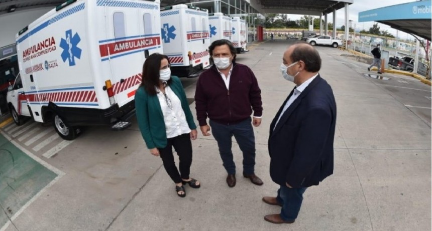 La Provincia entrega de seis ambulancias de mediana complejidad