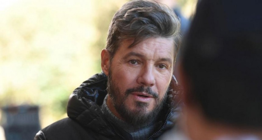 Tinelli hizo llevar una valija a Esquel en un avión privado que figuró como vuelo humanitario 