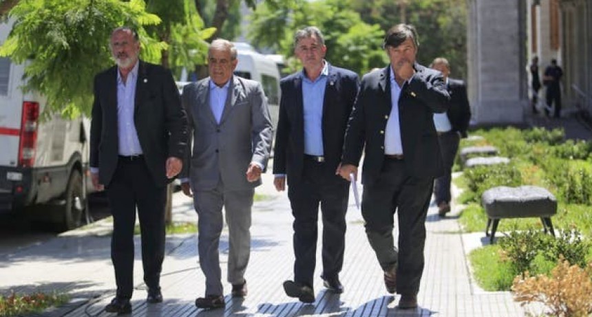 El campo rechazó la decisión de retirar al país de  las negociaciones del Mercosur