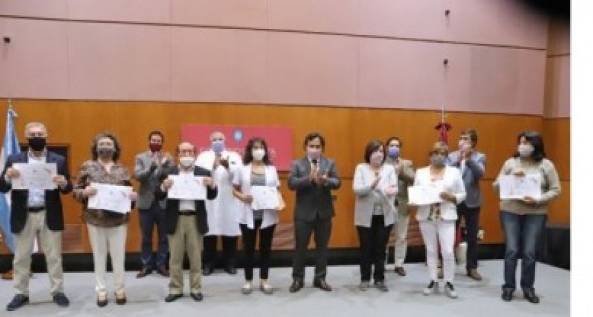  Sáenz reconoció la labor de médicos jubilados que atendieron a pacientes COVID-19