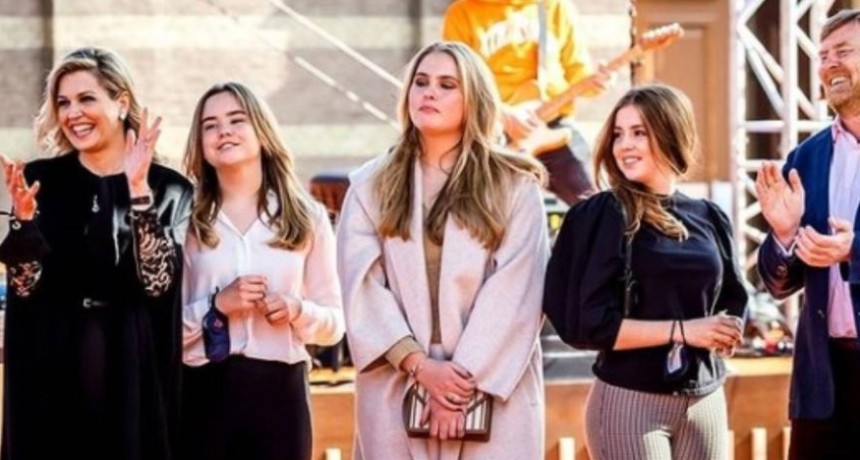 El gesto de Máxima y sus hijas que sorprendió al pueblo holandés