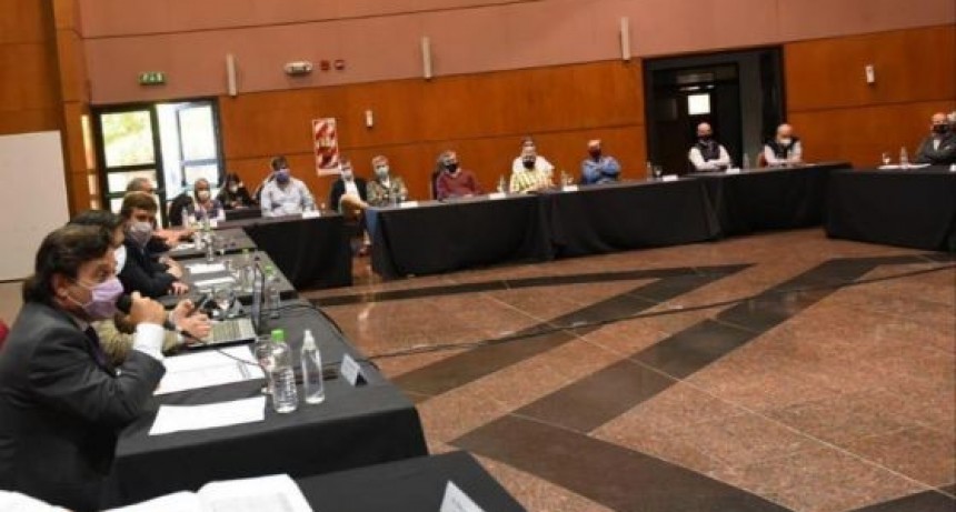 Sáenz se reunió con representantes de clínicas privadas