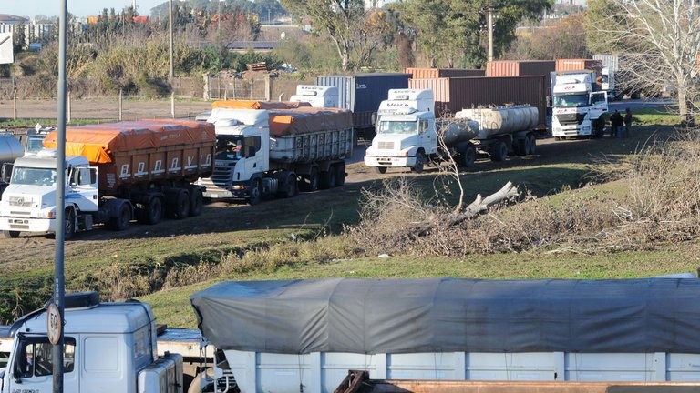 Transportistas de granos anuncian paro