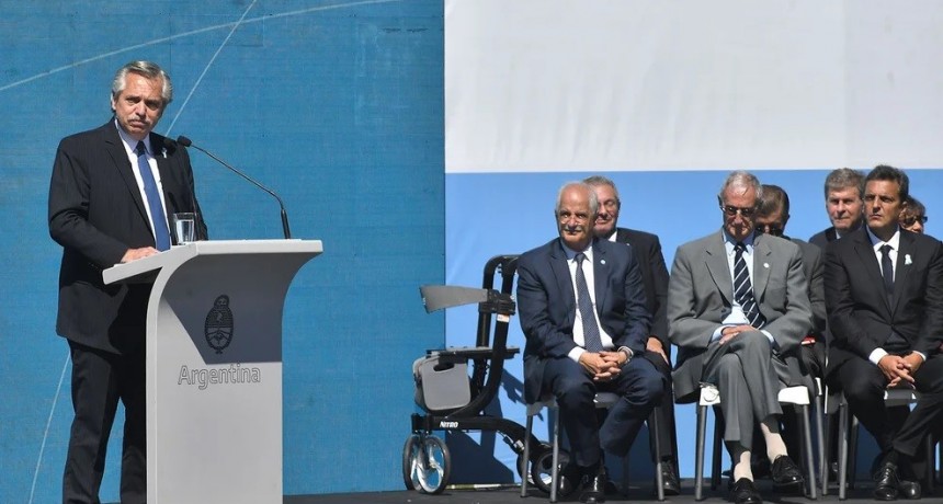 El Presidente encabeza acto central por caídos y veteranos en Malvinas