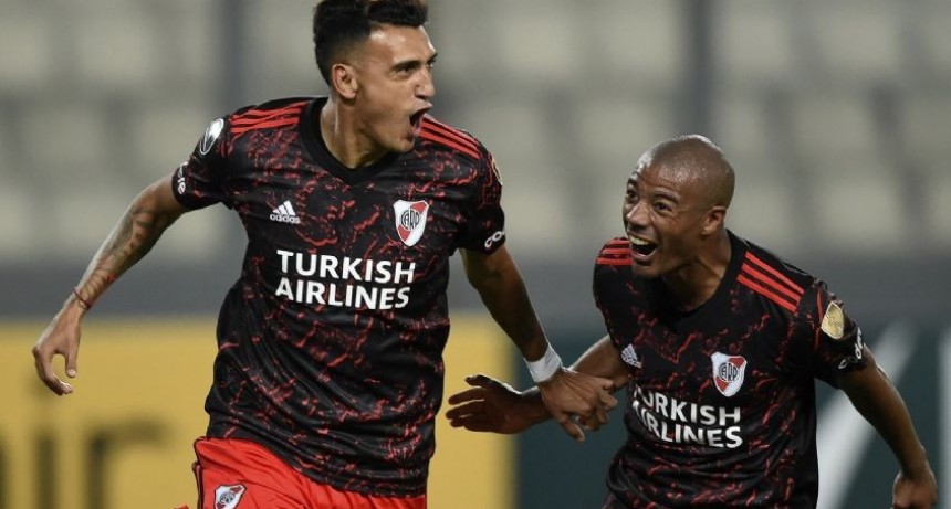 River se impuso a Colo Colo de Santiago de Chile 