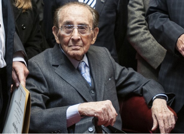 El kirchnerismo pidi&oacute; que Fayt se haga un estudio m&eacute;dico para evaluar su salud mental