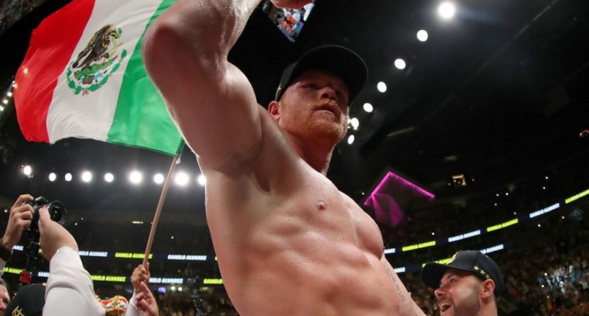 Canelo Álvarez venció a Daniel Jacobs y unificó títulos de los medianos