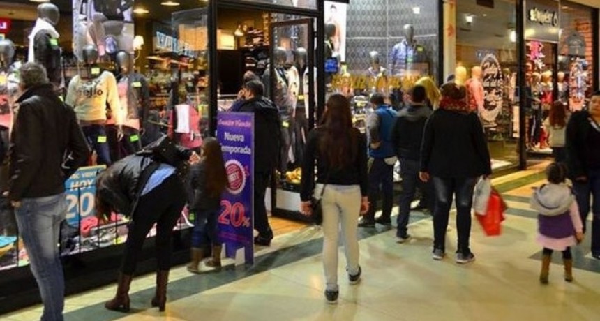 Las ventas minoristas cayeron 13,4% en abril