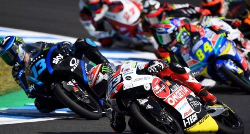 Nico Antonelli ganó en Moto3 en España