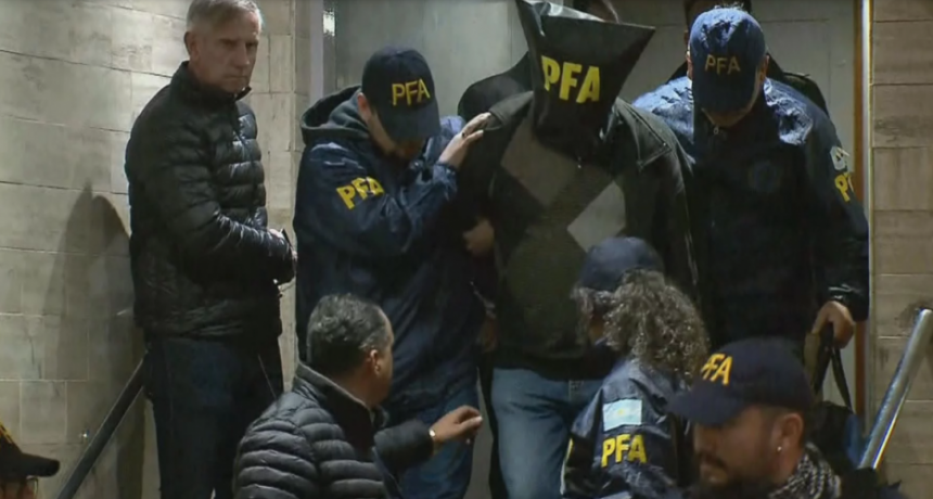 Se negó a declarar el detenido por asesinato en el Congreso