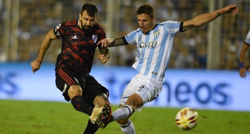 Atlético Tucumán golpo a River Plate