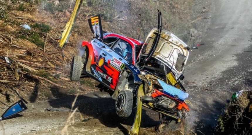 Volco el belga Neuville en el rally de Chile