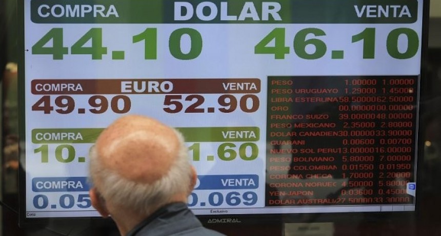 El dólar estadounidense cerró a $44,96
