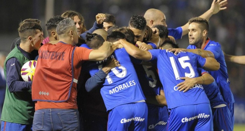 Tigre golea 5 a 0 a Atlético Tucumán
