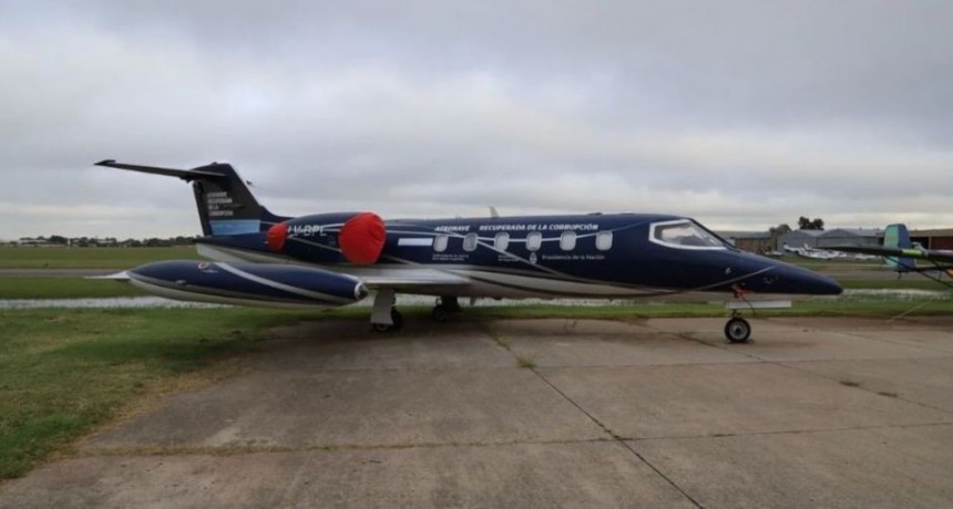 Rematan autos y aviones de Lázaro Báez