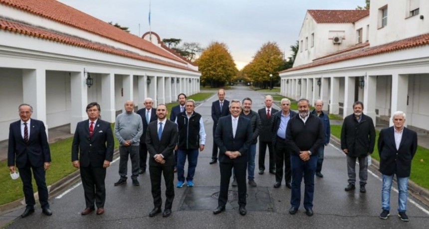 Alberto Fernández se reúne con empresarios y sindicalistas: deuda y la continuidad de la cuarentena
