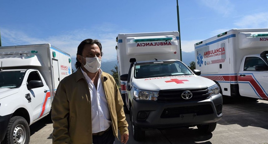 La Provincia entrega cuatro nuevas ambulancias