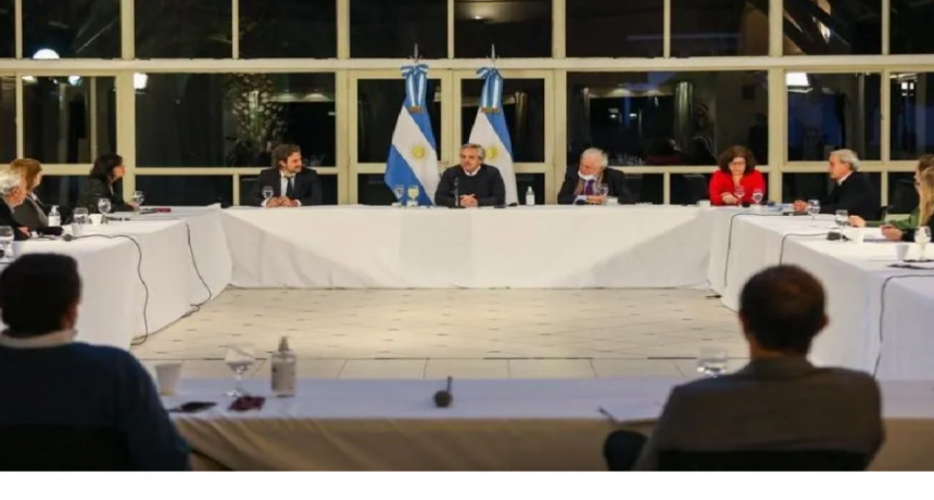 El Presidente se reunió con expertos para analizar cómo sigue la cuarentena