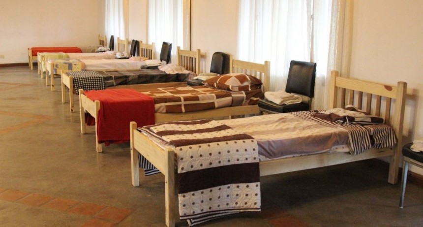 El Salón del Colegio de Magistrados aloja adultos en situación de calle