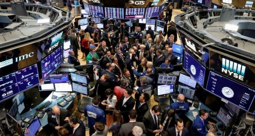 Los bonos suben un 10% y el riesgo país se hunde un 6%