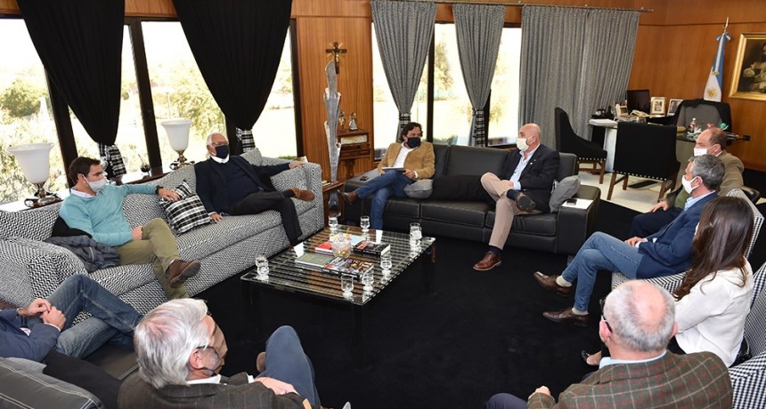 Gustavo Sáenz recibió a representantes turístico, hotelero y gastronómico