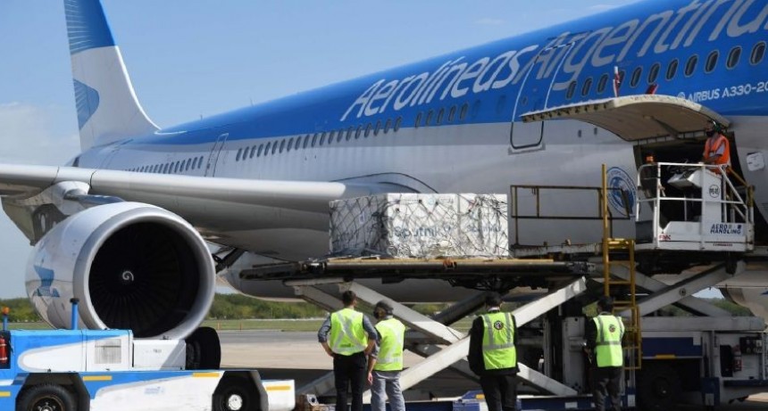Llegó un vuelo con 500 mil vacunas Sputnik V
